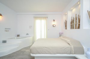 Suite With Indoor Spa Bath