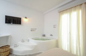 Suite With Indoor Spa Bath