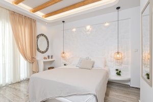 Deluxe King Size Bed