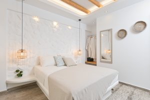 Deluxe King Size Bed