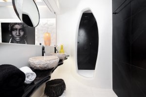 Deluxe Suite with private Jacuzzi and city view