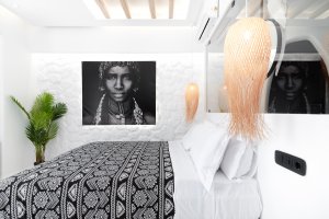 Deluxe Suite with private Jacuzzi and city view