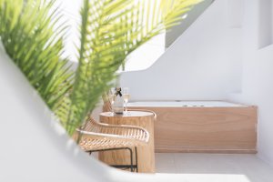 Deluxe Suite with private Jacuzzi and city view