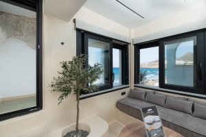 Suite with Hot Tub and Sea View