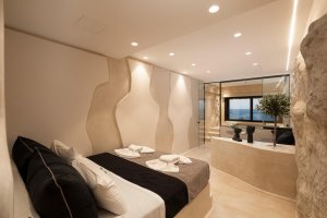 Suite with Hot Tub and Sea View