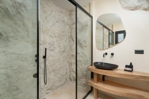 Suite with Hot Tub and Sea View