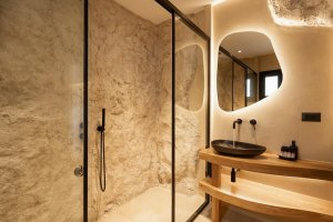 Suite with Hot Tub and Sea View
