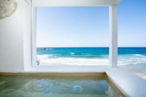 Suite with Hot Tub and Sea View