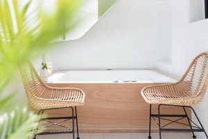Deluxe Suite with private Jacuzzi and city view