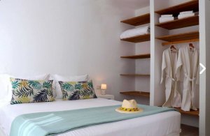 Holiday Home with Swimming Pool and Sea View. Accommodates 5th guest at no extra charge.