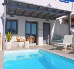 Holiday Home with Swimming Pool and Sea View. Accommodates 5th guest at no extra charge.