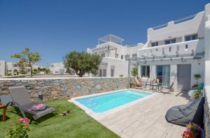 Holiday House with Swimming Pool and Sea View. Accommodates 5th guest at no extra charge.