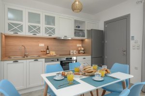 Holiday House with Swimming Pool and Sea View. Accommodates 5th guest at no extra charge.