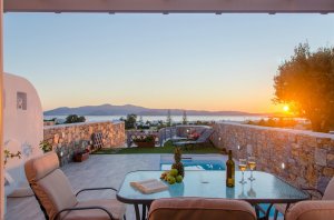 Holiday House with Swimming Pool and Sea View. Accommodates 5th guest at no extra charge.