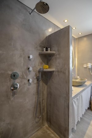 Holiday House with Swimming Pool and Sea View. Accommodates 5th guest at no extra charge.