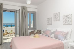 Holiday House with Swimming Pool and Sea View. Accommodates 5th guest at no extra charge.