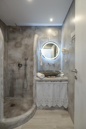 Holiday House with Swimming Pool and Sea View. Accommodates 5th guest at no extra charge.