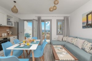 Holiday House with Swimming Pool and Sea View. Accommodates 5th guest at no extra charge.