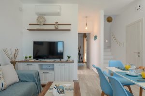 Holiday House with Swimming Pool and Sea View. Accommodates 5th guest at no extra charge.