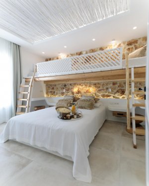 Three-Bedroom Superior Apartment 