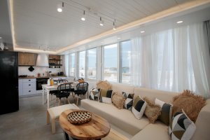 Penthouse with Sea View HotTub & BBQ