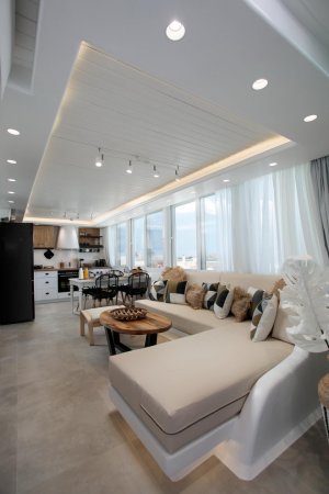 Penthouse with Sea View HotTub & BBQ