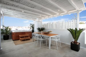 Penthouse with Sea View HotTub & BBQ