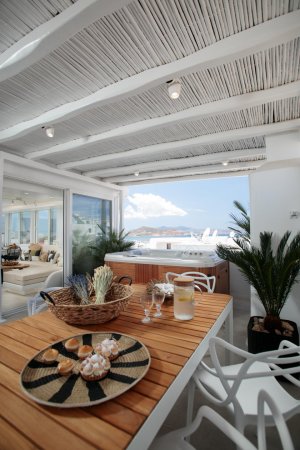Penthouse with Sea View HotTub & BBQ