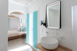 Suite with pool