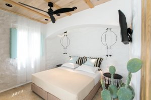 Suite with pool