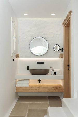 Suite with pool