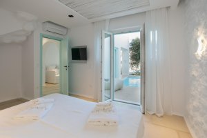 Suite with pool
