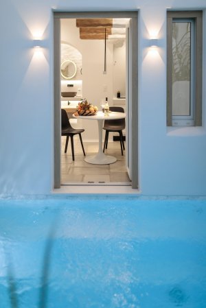 Suite with pool