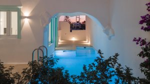 Suite with pool