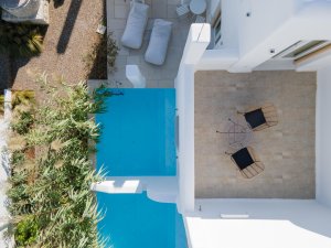 Suite with pool