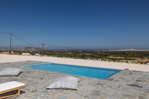 Villa with Swimming Pool