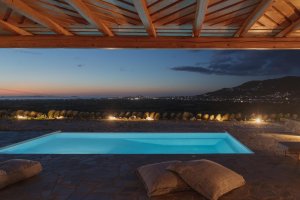 Villa with Swimming Pool