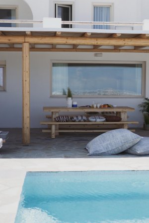 Villa with Swimming Pool