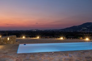 Villa with Swimming Pool