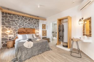 Triple Bed, Upper Floor