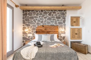 Triple Bed, Upper Floor