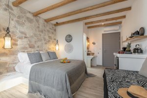 Triple Bed, Upper Floor