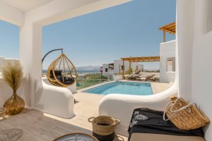 Double Bed, In front of the pool
