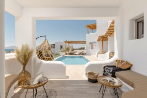 Double Bed, In front of the pool