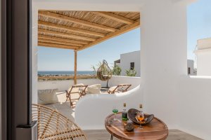 Triple Bed, In front of the pool