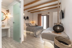 Triple Bed, In front of the pool