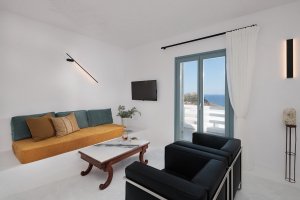 PYRGIA - Queen Suite with Sea View