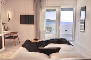 Deluxe Rooftop with Sea View