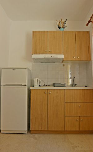 Economy Quadruple Studio Semi-basement